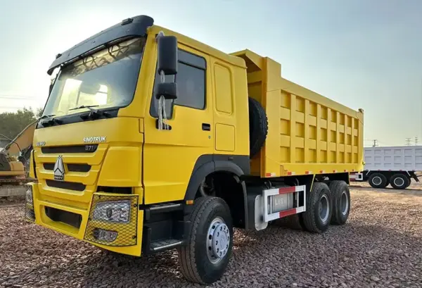 Sinotruk Howo 6x6 dump truck